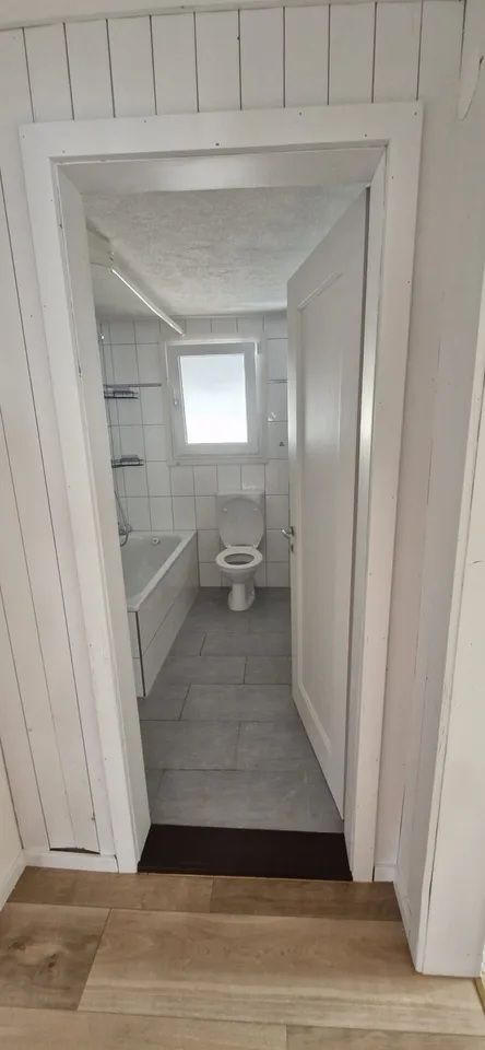 Charmante 4.5-Zimmer-Dachwohnung mit moderner Küche in Uetendorf