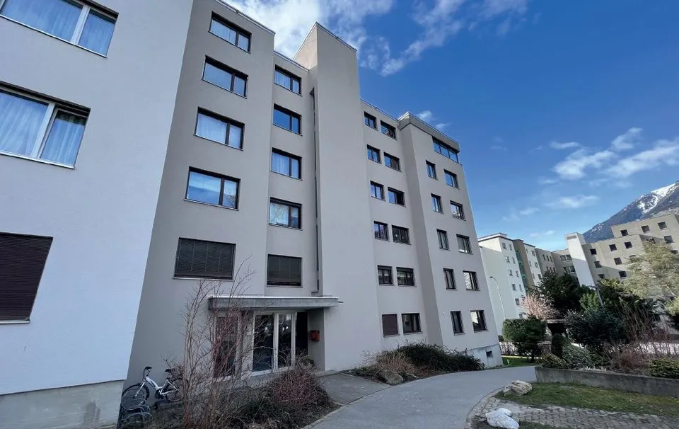 Hochwertiges, grosses Zimmer (24qm) in ruhiger Frauen-WG