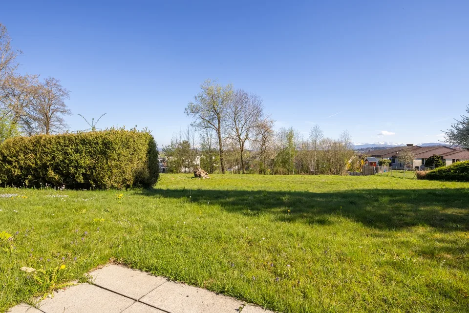 Freistehendes, neu renoviertes Einfamilienhaus mit Garten