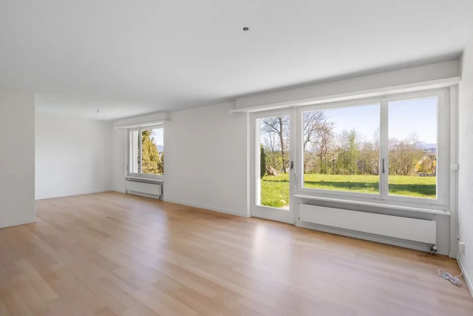 Freistehendes, neu renoviertes Einfamilienhaus mit Garten