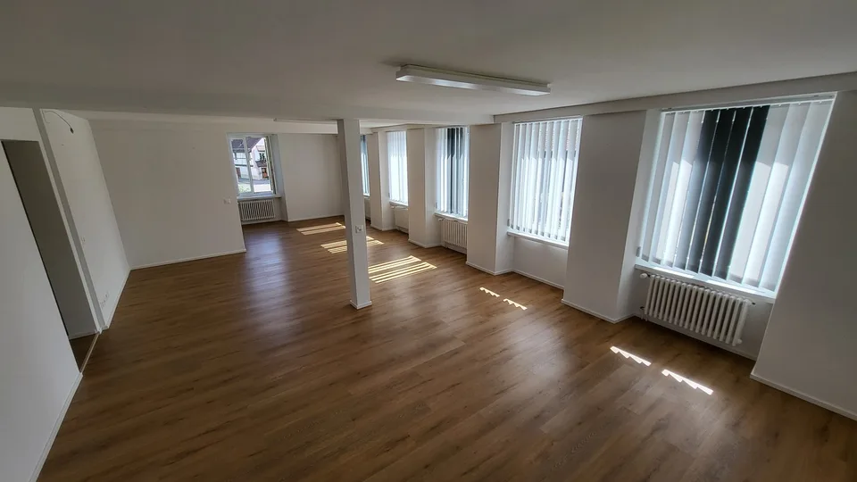 Moderne 3.5-Zimmer-Wohnung im Herzen von Würenlingen
