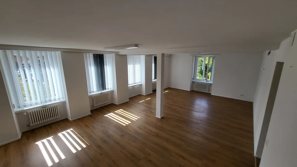 Moderne 3.5-Zimmer-Wohnung im Herzen von Würenlingen