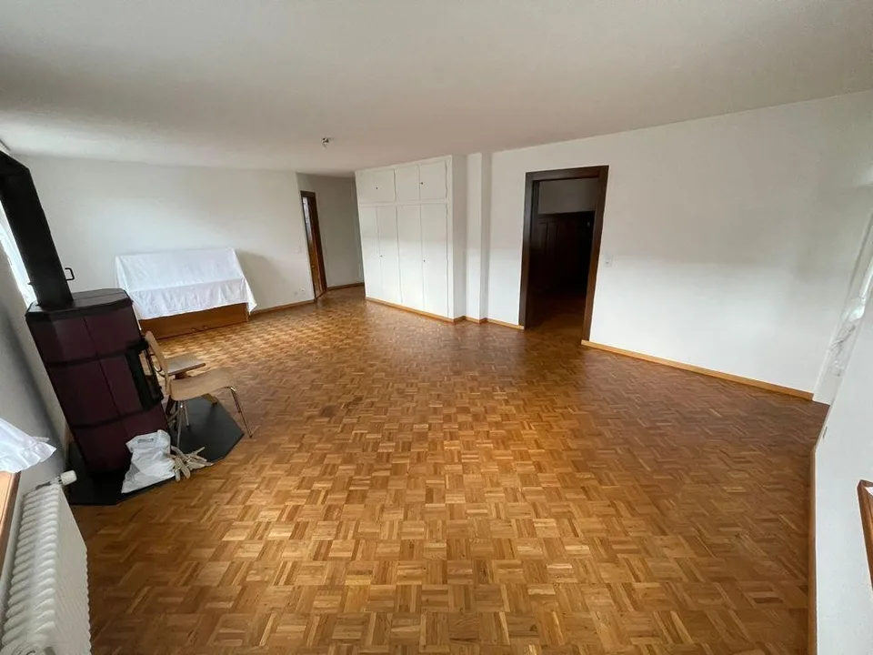 3.5 Zimmer Altbau-Wohnung inkl. 1 Garage- und 1 Parkplatz