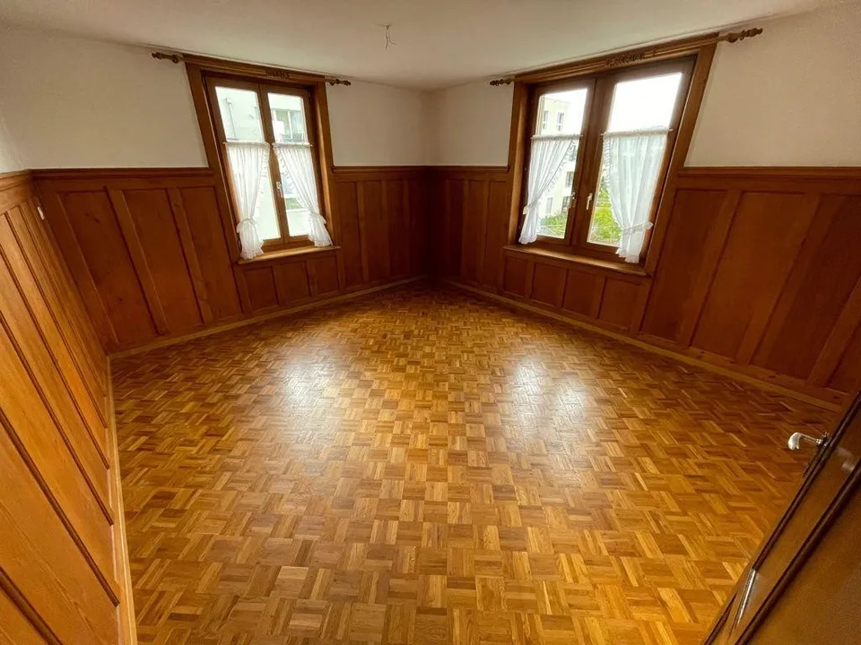 3.5 Zimmer Altbau-Wohnung inkl. 1 Garage- und 1 Parkplatz