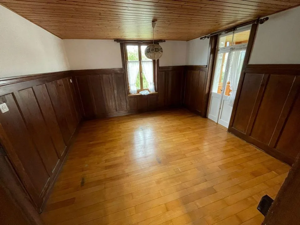 3.5 Zimmer Altbau-Wohnung inkl. 1 Garage- und 1 Parkplatz
