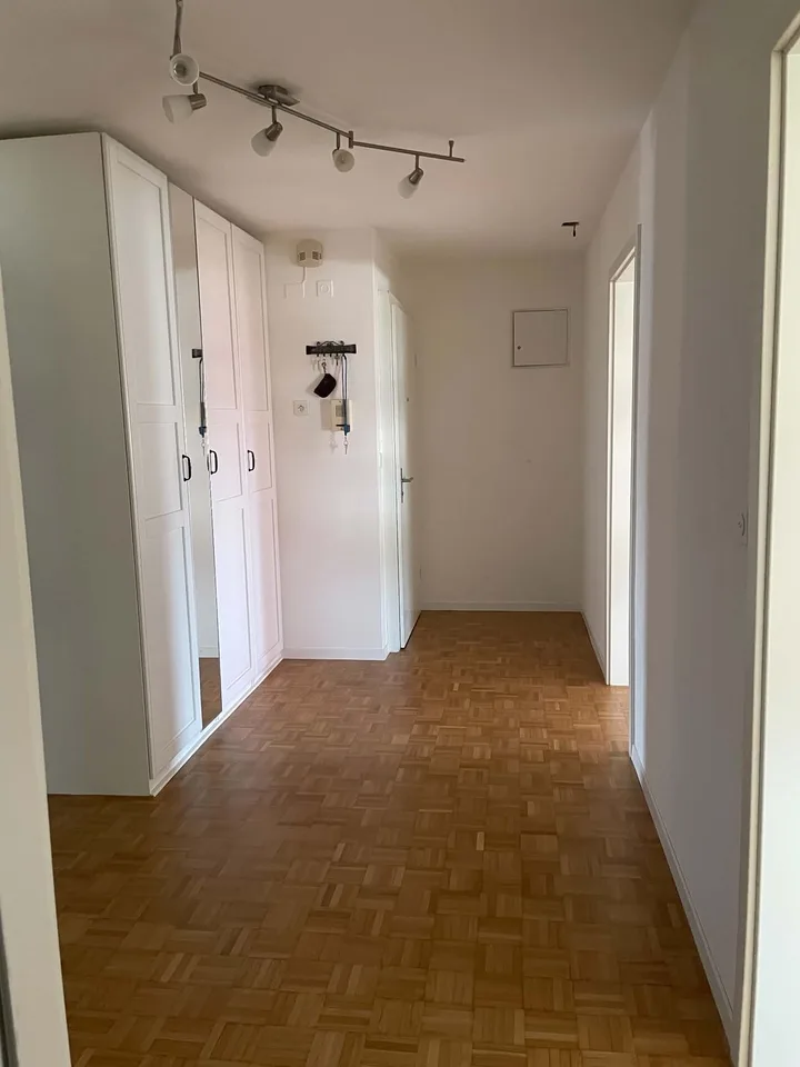 Moderne 3.5-Zimmer-Wohnung mit Seeblick, Wintergarten etc.