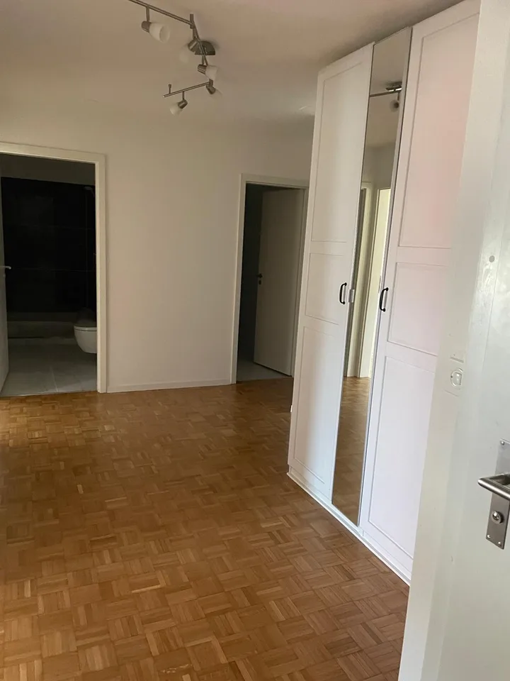 Moderne 3.5-Zimmer-Wohnung mit Seeblick, Wintergarten etc.