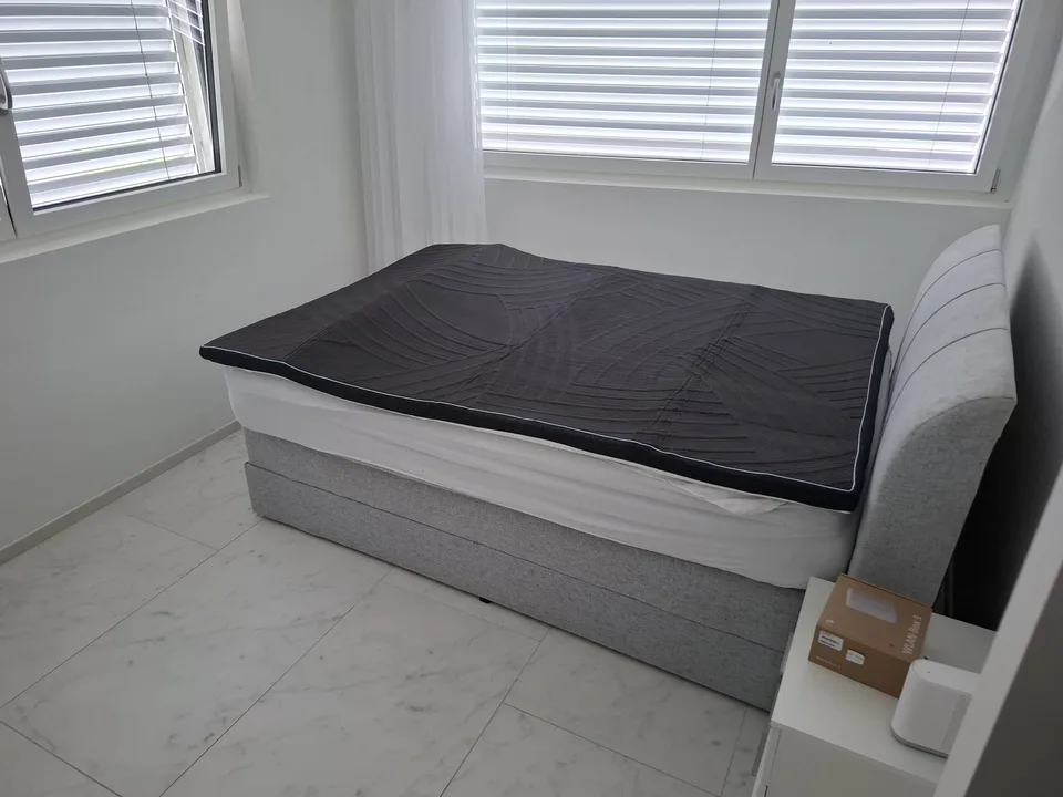 WG-Zimmer Berikon: 25 m² Studio mit eigenem Bad & Terrasse, 1. Monat gratis
