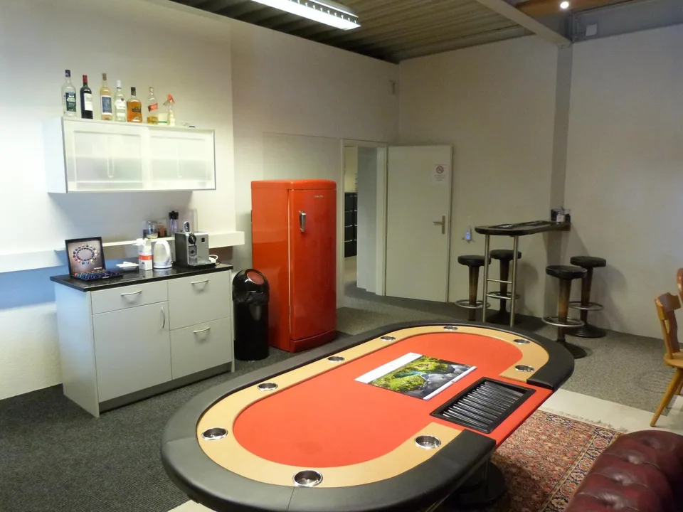 300m2 Bürofläche in kleinem Einkauszentrum