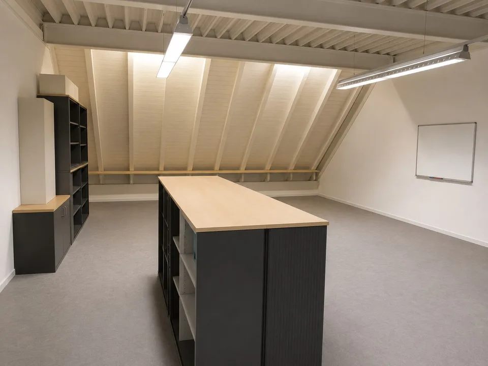 300m2 Bürofläche in kleinem Einkauszentrum
