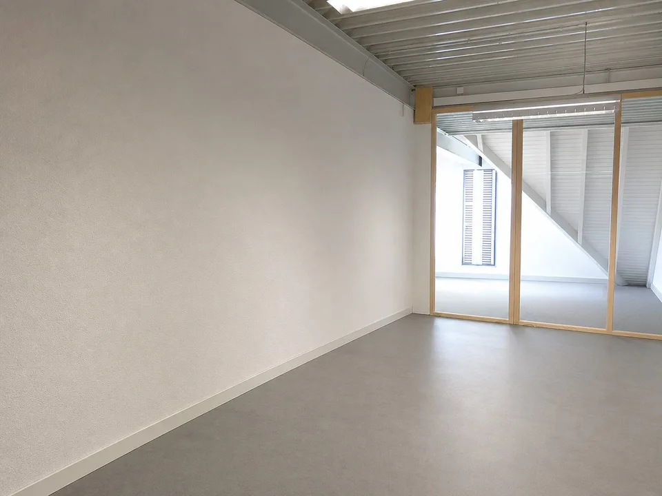 300m2 Bürofläche in kleinem Einkauszentrum