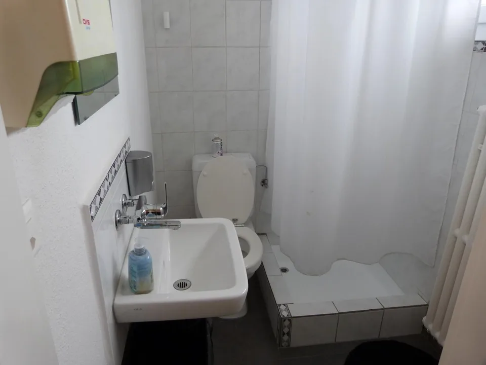 300m2 Bürofläche in kleinem Einkauszentrum