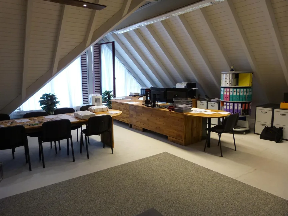 300m2 Bürofläche in kleinem Einkauszentrum