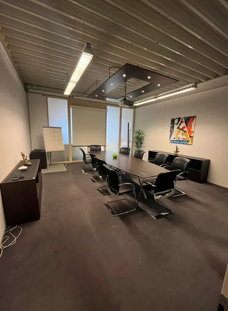 300m2 Bürofläche in kleinem Einkauszentrum