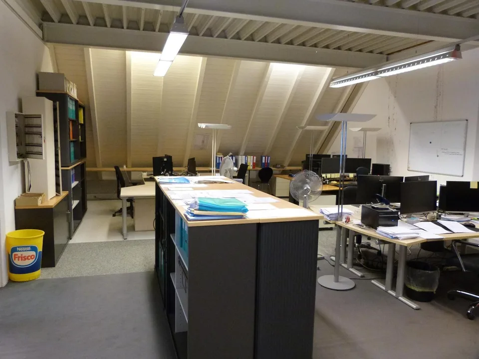 300m2 Bürofläche in kleinem Einkauszentrum