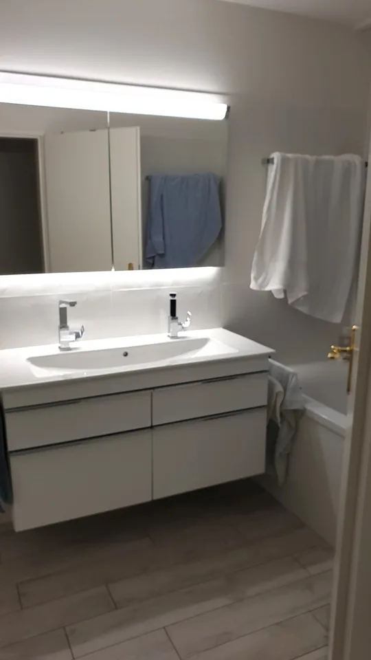 Grosszügige helle 4.5-Zimmer Wohnung auf 9. Stockwerk