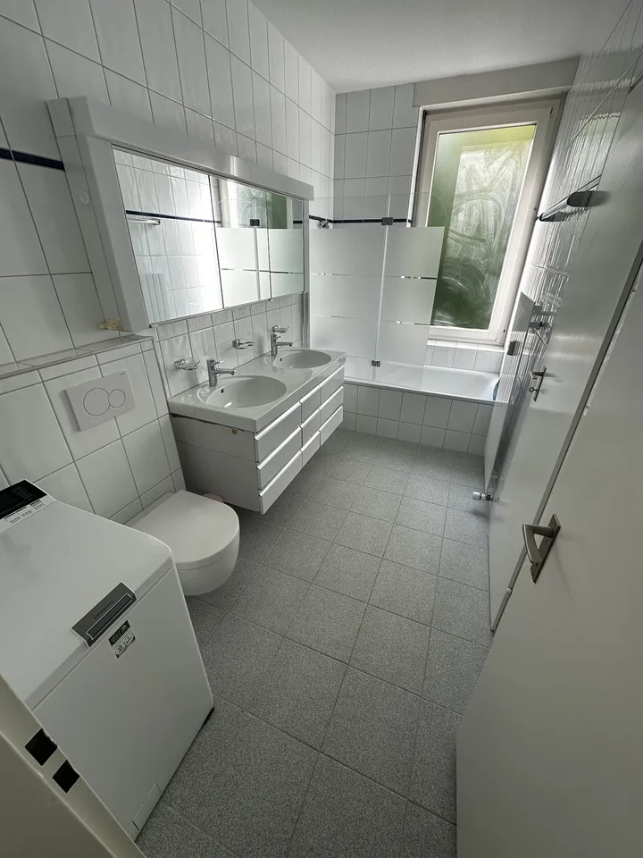 Furnished 16 m² Room in Spacious 2-Person Flatshare – Zürich Hottingen