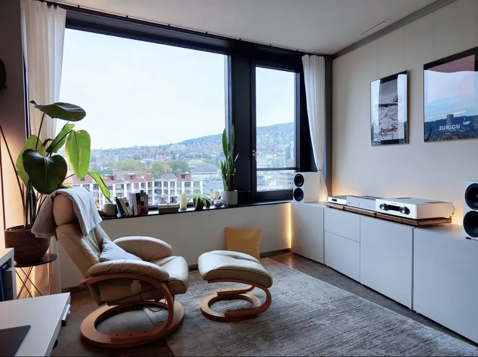 Room in a social shared apartment at Europaallee, Zurich
