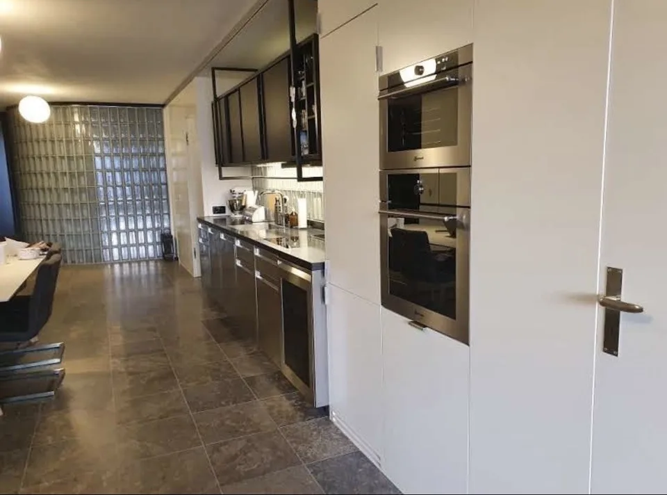 Room in a social shared apartment at Europaallee, Zurich