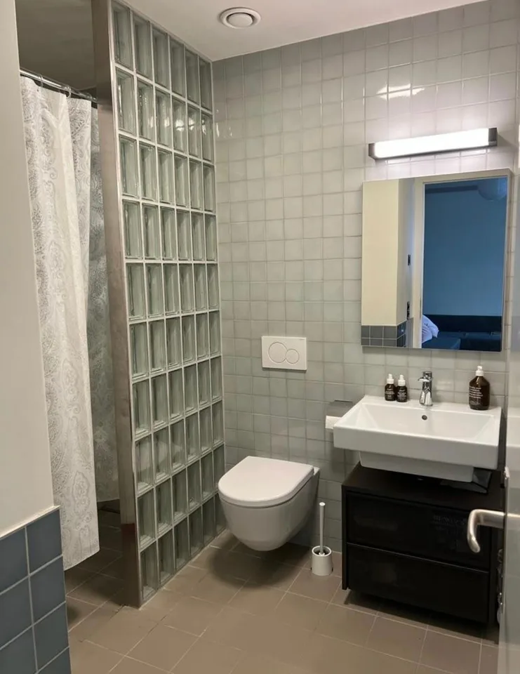 Room in a social shared apartment at Europaallee, Zurich