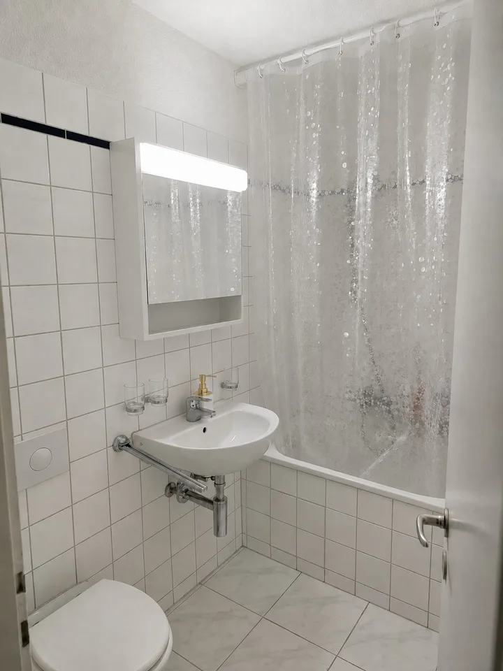 Möbelierte 2.5 Zi.Wohnung in bester Lage