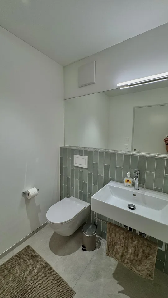 Beautiful Modern Room in Premium 2-Bedroom Apartment | Parking | Available Immediately