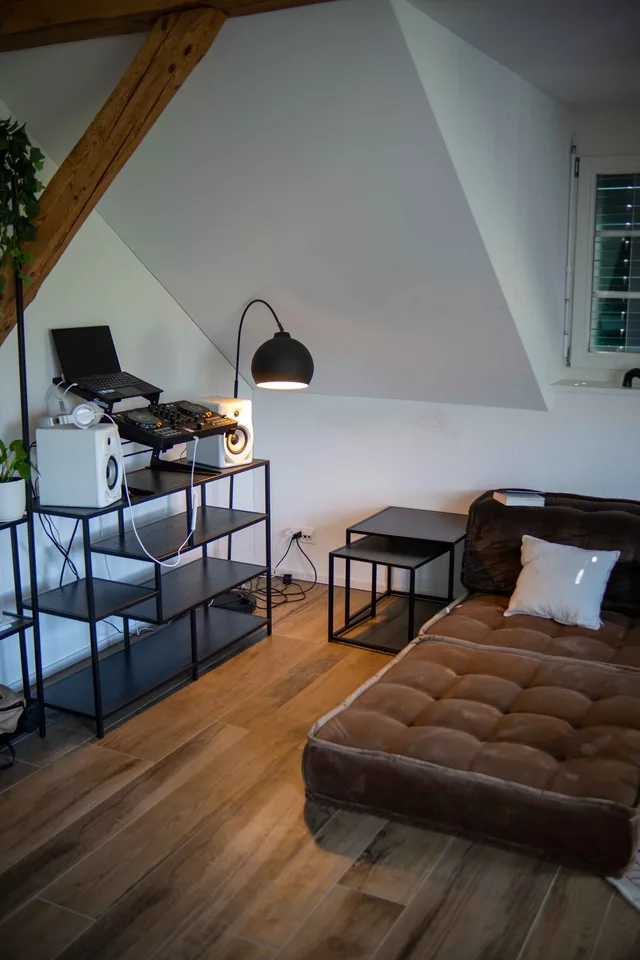 Voll möblierte 3-Zimmer-Wohnung inkl. Parkplatz (01.11.2026 – 28.02.2027)