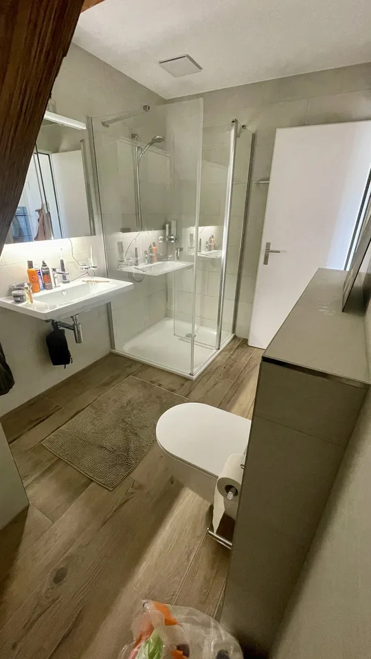 Voll möblierte 3-Zimmer-Wohnung inkl. Parkplatz (01.11.2026 – 28.02.2027)
