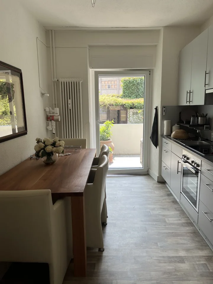 Sehr Ruhige Garten 3 1/2 Wohnung im EG in nur wenigen Minuten zu Fuss am Rhein
