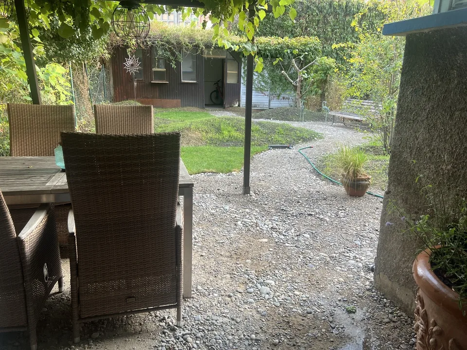 Sehr Ruhige Garten 3 1/2 Wohnung im EG in nur wenigen Minuten zu Fuss am Rhein