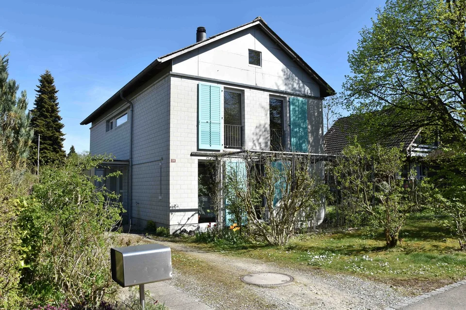 Casa unifamiliare unica di 6 locali a Rupperswil - Purismo, privacy e sostenibilità