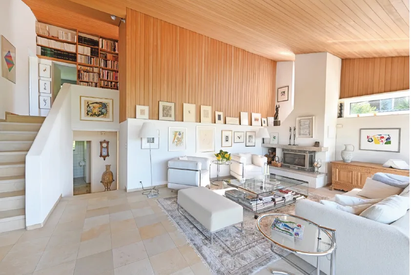8.5-Zimmer-Familienhaus mit Pool und Panoramasicht