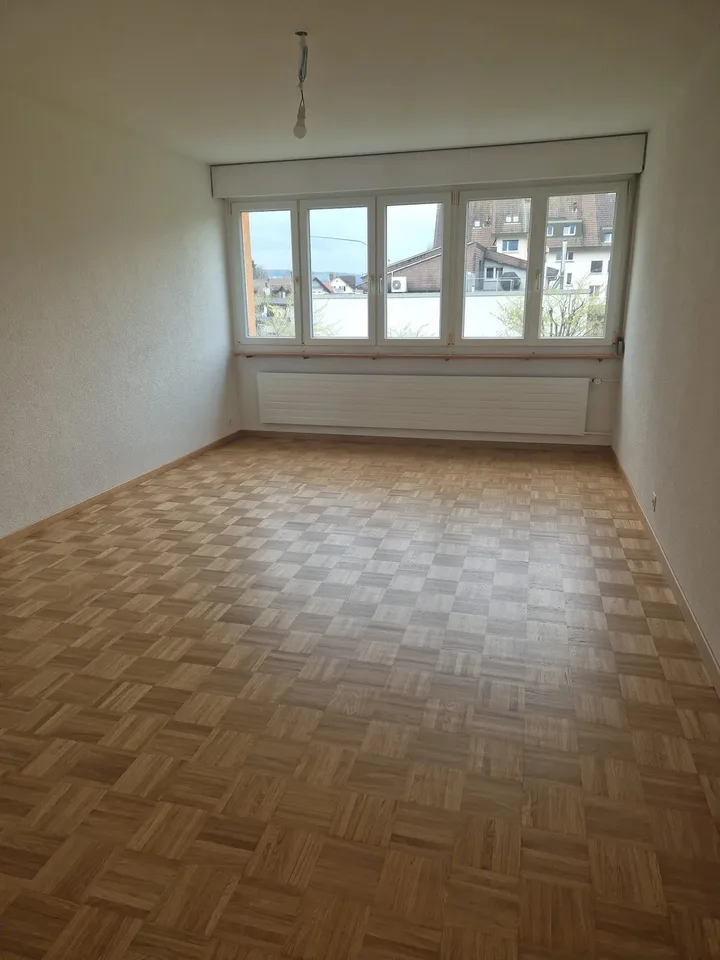 Helle 2-Zimmer-Wohnung mit Balkon in Brüttisellen – sofort verfügbar!