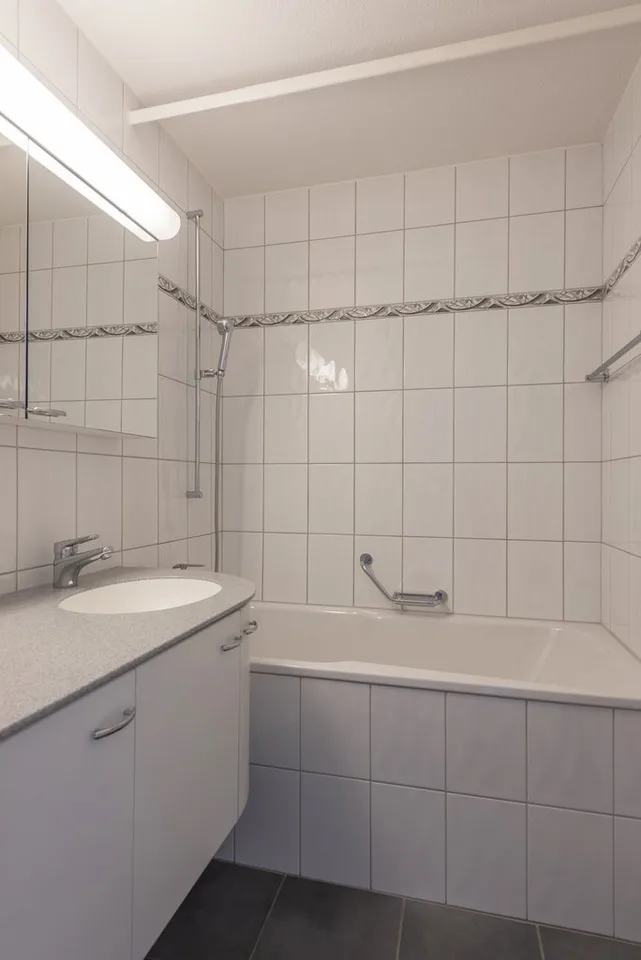 MIETEN OHNE KAUTION - Familienwohnung mit sonnigem Balkon