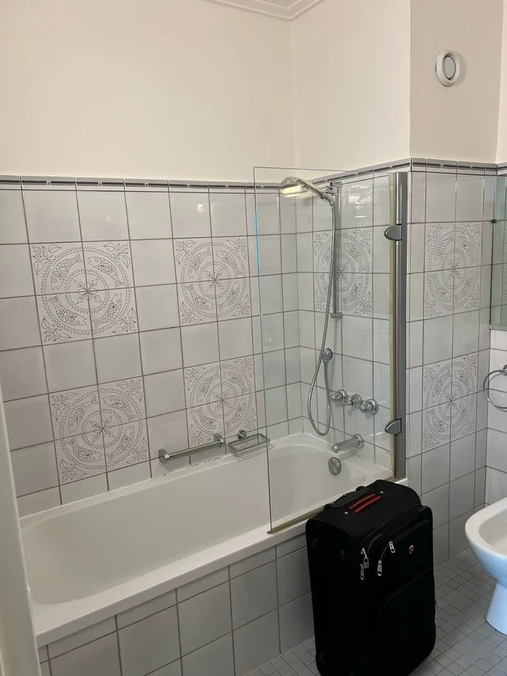 Grand logement de 2 pièces au 11ème étage - Avec vue sur le lac