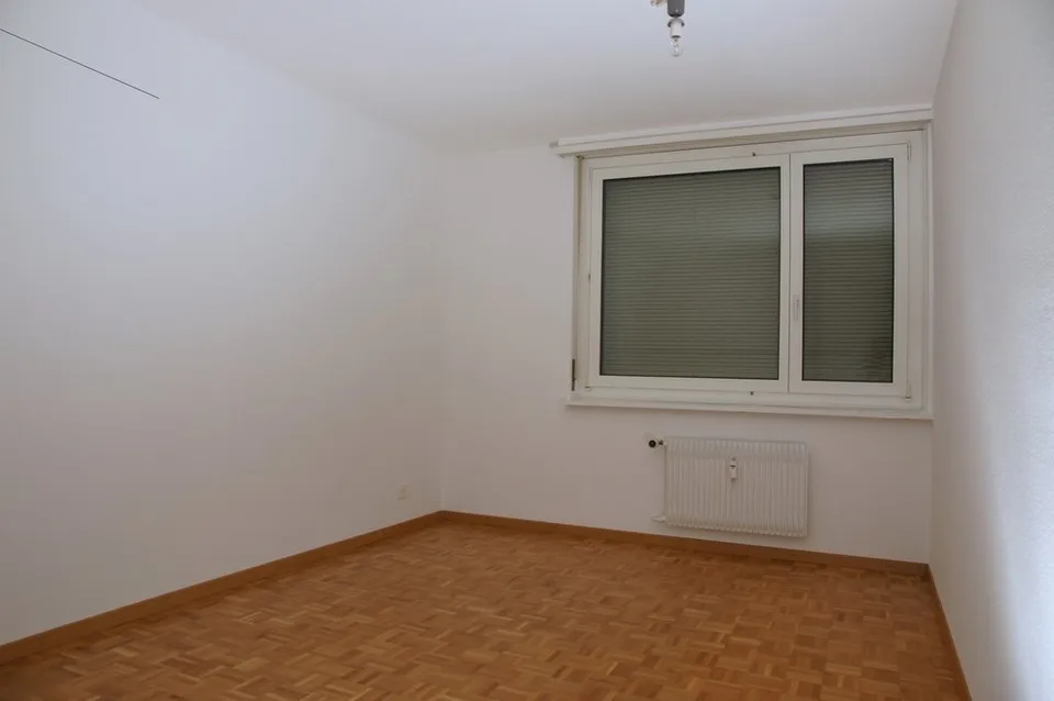 Kleinwohnung mit Gartensitzplatz in gepflegter Liegenschaft