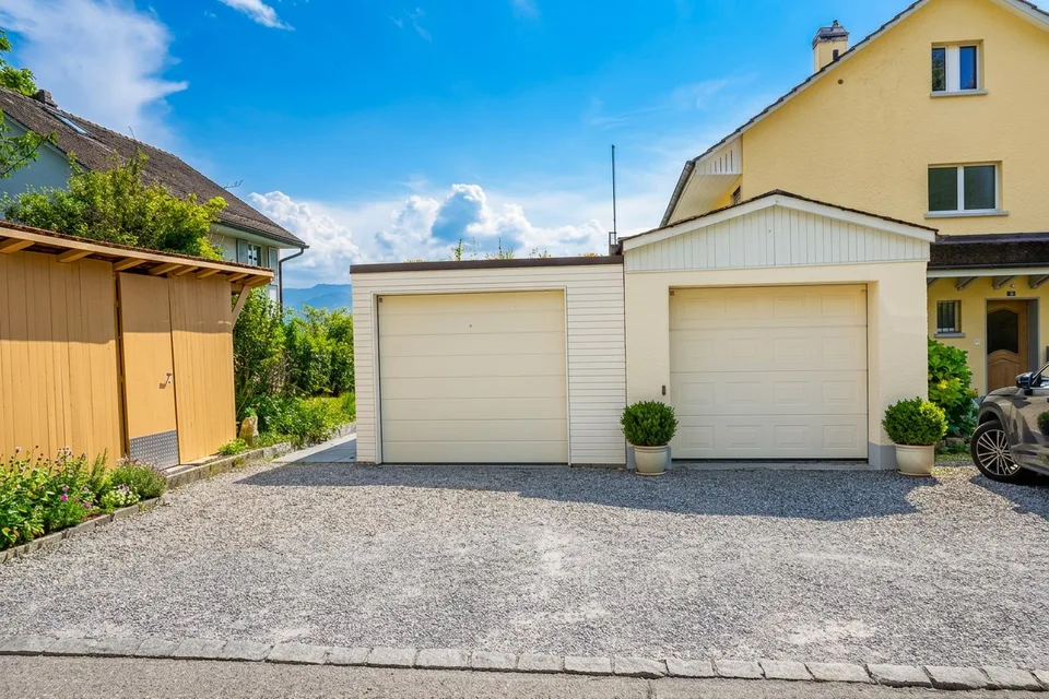 Single-family house with annex