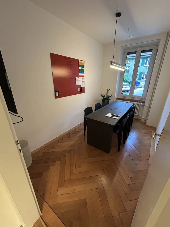 Hochwertige Arbeitsplätze in modernem Büro in Zürich-Milchbuck