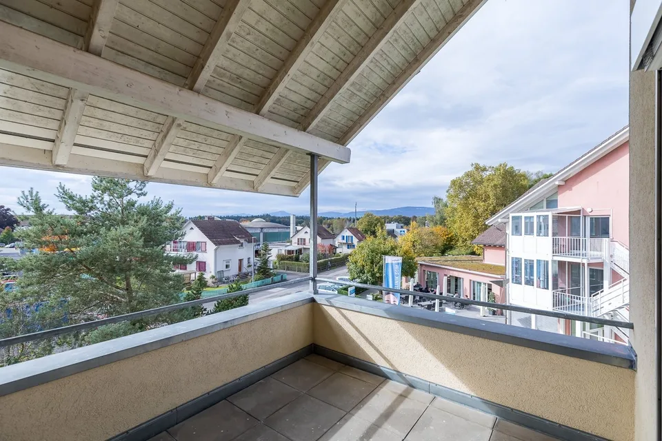Move into new housing happiness!