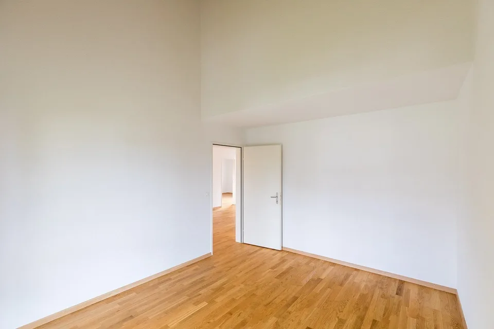 Move into new housing happiness!