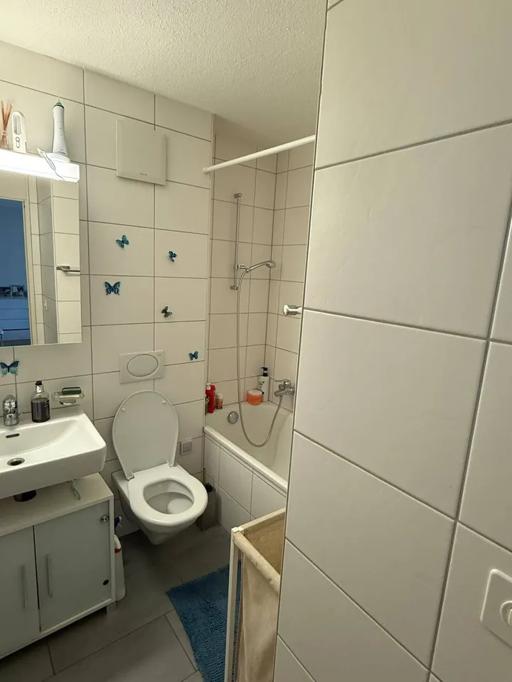 Wohnung mit Balkon und guten ö.V. Anbindungen