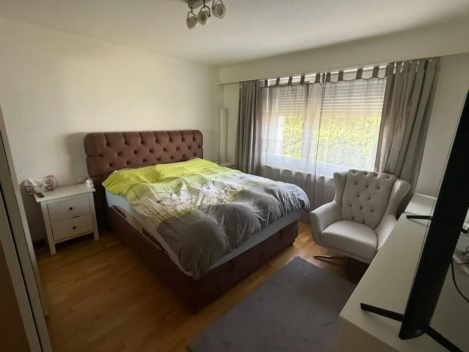 Wohnung mit Balkon und guten ö.V. Anbindungen