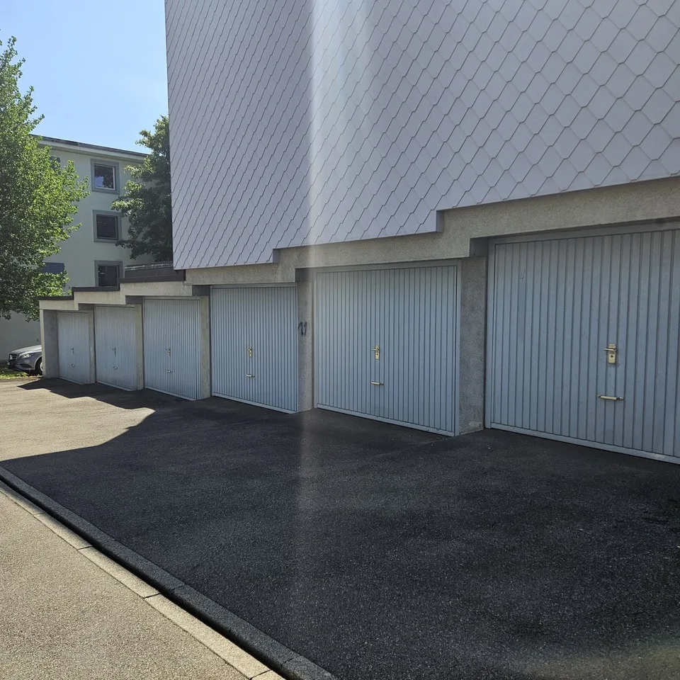 Garagenbox an zentraler Lage in Zürich-Seebach