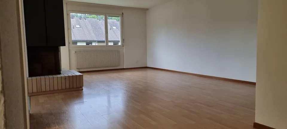 Lichtdurchflutete 4 1/2-Zimmerwohnung zu vermieten
