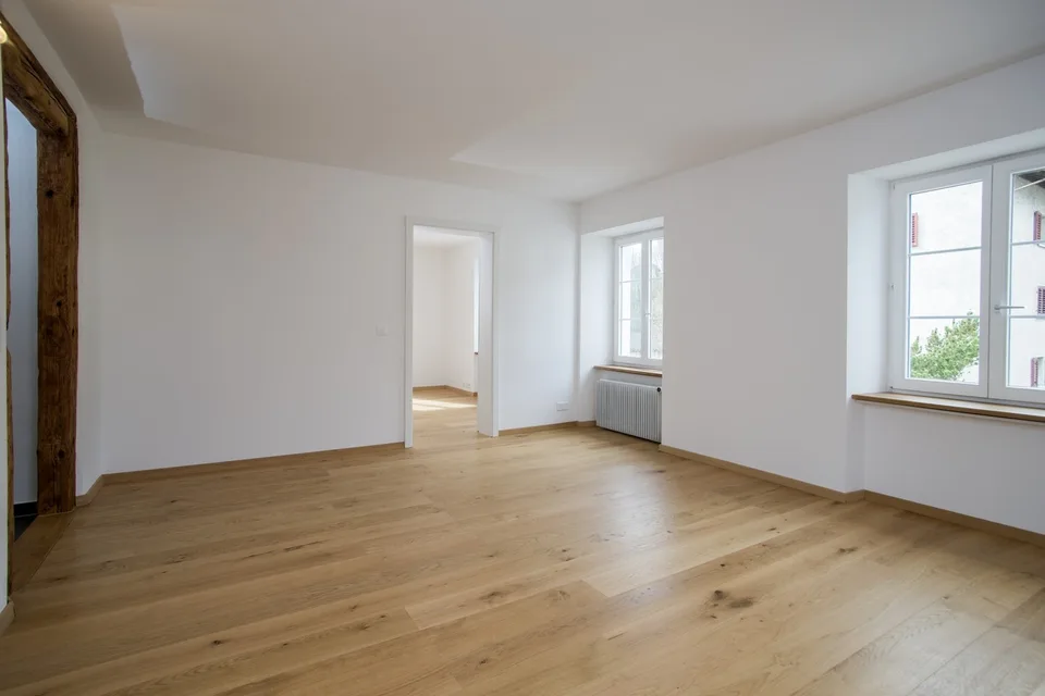 Grosszügige 3.5 Zimmer-Wohnung mit Terrasse zu vermieten