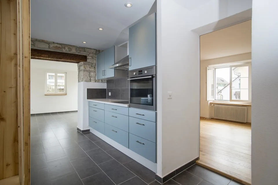 Grosszügige 3.5 Zimmer-Wohnung mit Terrasse zu vermieten