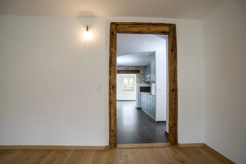 Grosszügige 3.5 Zimmer-Wohnung mit Terrasse zu vermieten