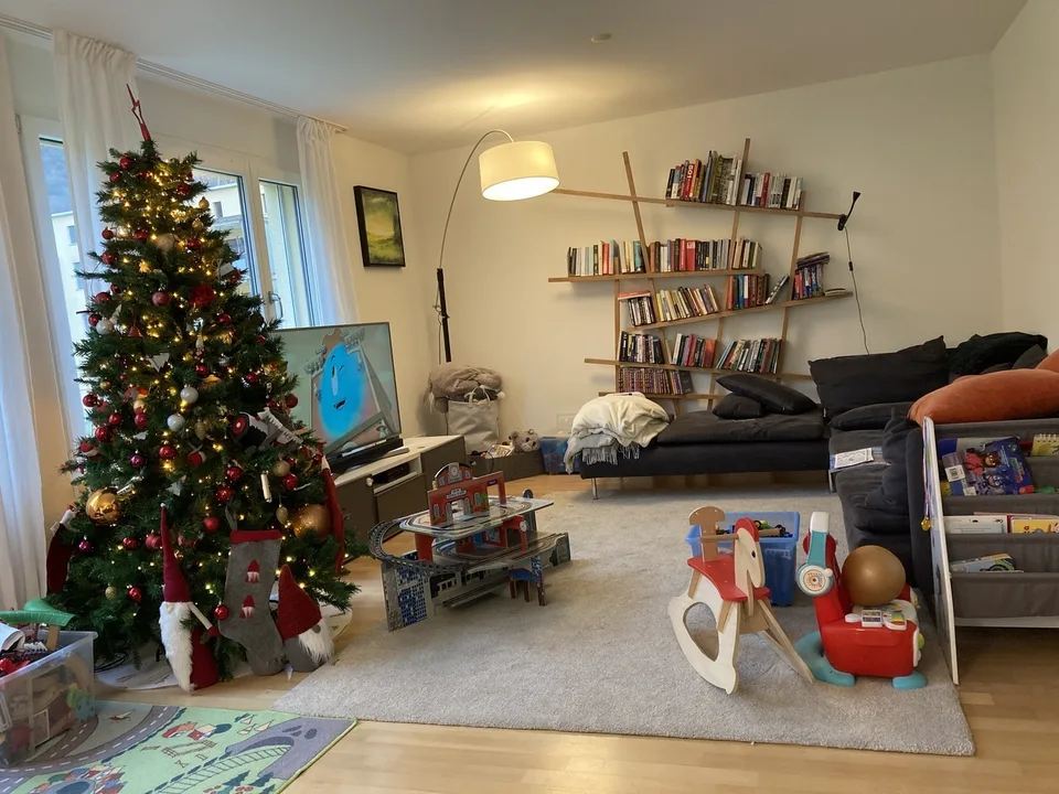 Spacious, Bright and Cousy 4th-floor apartment for rent in Zurich