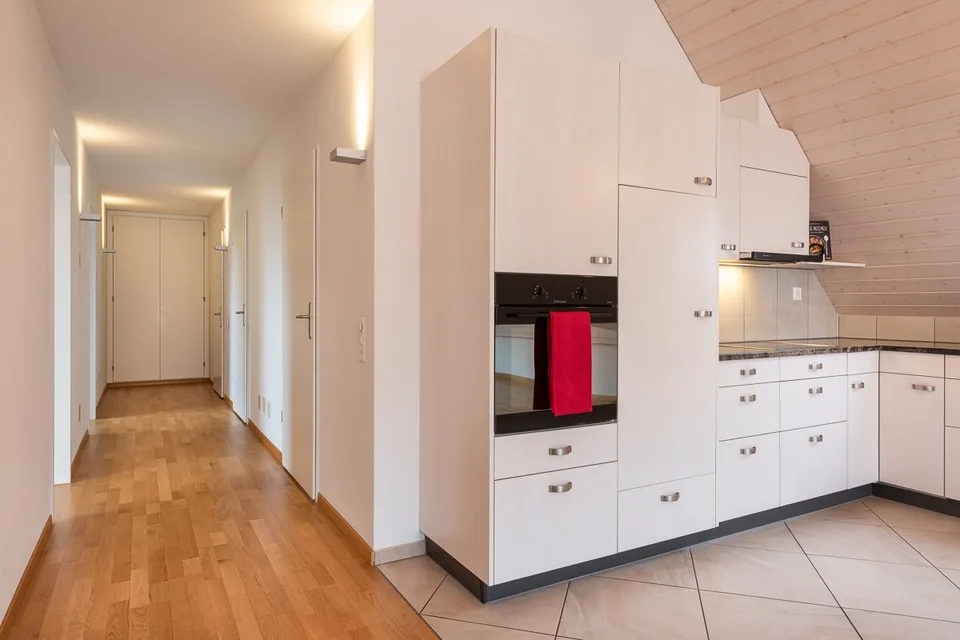 Grosszügige und moderne 4.5-Zimmer-Dachwohnung im Grünen