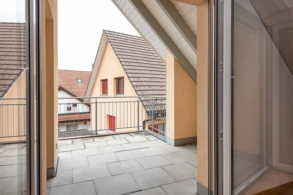 Grosszügige und moderne 4.5-Zimmer-Dachwohnung im Grünen